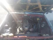 ✅ 1987 Toyota Pickup • VIN: JT4RN63R9H0132370 • Lot: 43595893. Wystawiony na IAAI z przebiegiem 249 349 mil. Bezpłatny archiwum sprzedaży aukcyjnych z USA i szczegółowy raport historii pojazdu na DreamBid. Zdjęcie 10.