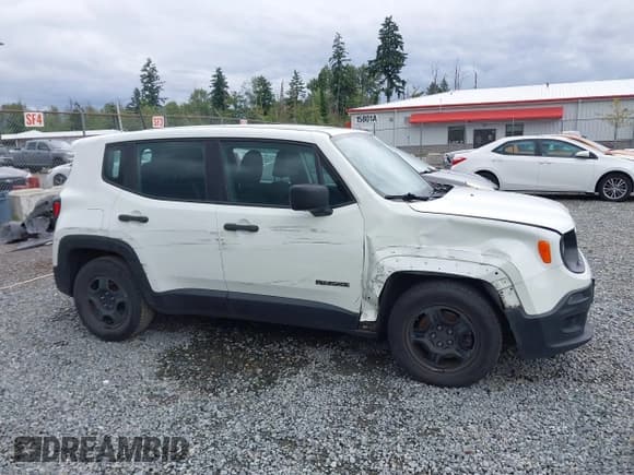 ✅ 2017 Jeep Renegade Sport • VIN: ZACCJAAH8HPG00484 • Lot: 42581933. Wystawiony na IAAI z przebiegiem 138 091 mil. Bezpłatny archiwum sprzedaży aukcyjnych z USA i szczegółowy raport historii pojazdu na DreamBid. Zdjęcie 13.