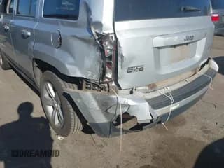 ✅ 2012 Jeep Patriot Latitude • VIN: 1C4NJPFA4CD613621 • Lot: 43522972. Wystawiony na IAAI z przebiegiem 314 915 mil. Bezpłatny archiwum sprzedaży aukcyjnych z USA i szczegółowy raport historii pojazdu na DreamBid. Zdjęcie 6.