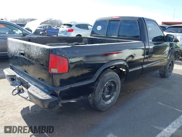 ✅ 1998 GMC Sonoma • VIN: 1GTCS1448WK502617 • Лот: 41476320. Опубликован ранее на IAAI с пробегом 220 435 миль. Бесплатный доступ к архиву аукционных продаж из США и подробный отчёт об истории автомобиля на DreamBid. Изображение 4.