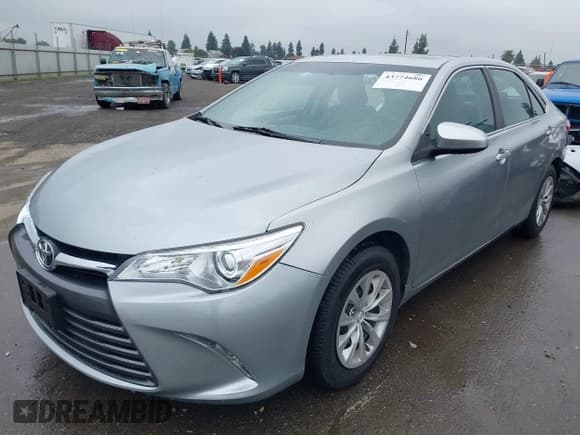 ✅ 2015 Toyota Camry LE • VIN: 4T4BF1FK3FR483654 • Lot: 43774686. Wystawiony na IAAI z przebiegiem 62 982 mil. Bezpłatny archiwum sprzedaży aukcyjnych z USA i szczegółowy raport historii pojazdu na DreamBid. Zdjęcie 2.