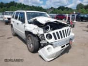 ✅ 2007 Jeep Patriot Limited • VIN: 1J8FF48W77D323742 • Lot: 42936745. Wystawiony na IAAI z przebiegiem Nie podano. Bezpłatny archiwum sprzedaży aukcyjnych z USA i szczegółowy raport historii pojazdu na DreamBid. Zdjęcie 6.