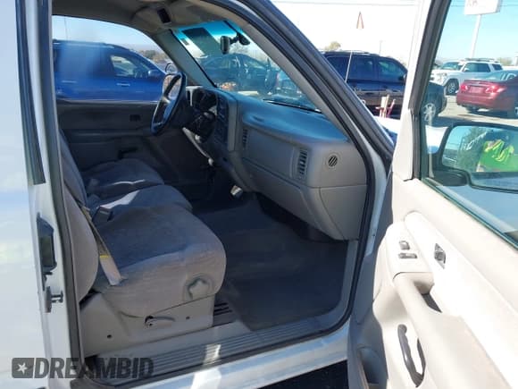 ✅ 2000 Chevrolet Silverado 1500 • VIN: 2GCEC19VXY1333484 • Лот: 43652735. Опубликован ранее на IAAI с пробегом 180 242 миль. Бесплатный доступ к архиву аукционных продаж из США и подробный отчёт об истории автомобиля на DreamBid. Изображение 5.