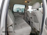 ✅ 2009 Chevrolet Suburban LS • VIN: 1GNFC160X9R175399 • Lot: 84414205. Wystawiony na Copart z przebiegiem 150 715 mil. Bezpłatny archiwum sprzedaży aukcyjnych z USA i szczegółowy raport historii pojazdu na DreamBid. Zdjęcie 11.