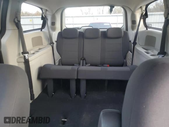 ✅ 2008 Dodge Grand Caravan SXT • VIN: 2D8HN54P48R145117 • Лот: 91171425. Опубликован ранее на Copart с пробегом 160 460 миль. Бесплатный доступ к архиву аукционных продаж из США и подробный отчёт об истории автомобиля на DreamBid. Изображение 10.