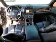 ✅ 2017 Lincoln Continental Reserve • VIN: 1LN6L9NC3H5627150 • Lot: 69074095. Wystawiony na Copart z przebiegiem 124 298 mil. Bezpłatny archiwum sprzedaży aukcyjnych z USA i szczegółowy raport historii pojazdu na DreamBid. Zdjęcie 8.