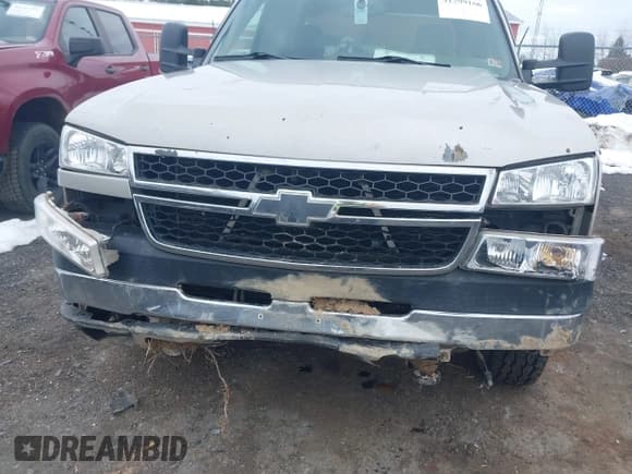 ✅ 2006 Chevrolet Silverado 2500HD LT3 • VIN: 1GCHK23D56F159755 • Лот: 41299166. Опубликован ранее на IAAI с пробегом 377 183 миль. Бесплатный доступ к архиву аукционных продаж из США и подробный отчёт об истории автомобиля на DreamBid. Изображение 6.