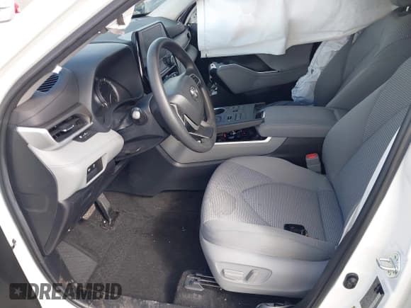 ✅ 2023 Toyota Highlander XSE • VIN: 5TDKDRBH1PS013710 • Lot: 43594214. Wystawiony na IAAI z przebiegiem 18 876 mil. Bezpłatny archiwum sprzedaży aukcyjnych z USA i szczegółowy raport historii pojazdu na DreamBid. Zdjęcie 5.