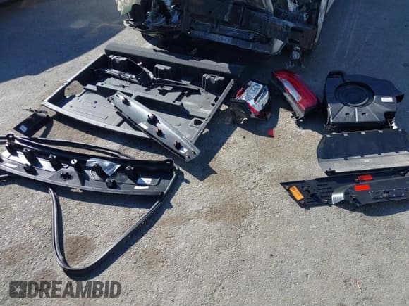 ✅ 2022 GMC Yukon XL Denali • VIN: 1GKS2JKT1NR329409 • Лот: 41634140. Опубликован ранее на IAAI с пробегом 72 117 миль. Бесплатный доступ к архиву аукционных продаж из США и подробный отчёт об истории автомобиля на DreamBid. Изображение 12.