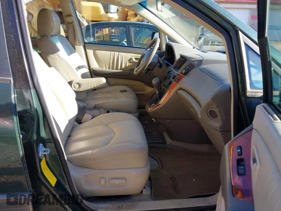 ✅ 1999 Lexus RX 300 • VIN: JT6HF10U1X0033939 • Lot: 43581585. Wystawiony na IAAI z przebiegiem 350 380 mil. Bezpłatny archiwum sprzedaży aukcyjnych z USA i szczegółowy raport historii pojazdu na DreamBid. Zdjęcie 5.