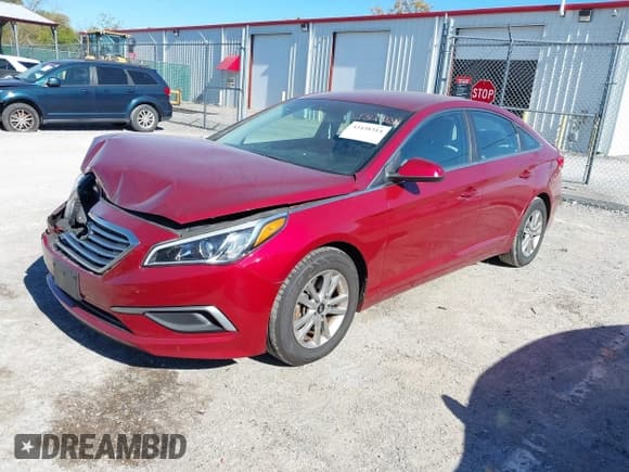 ✅ 2016 Hyundai Sonata SE • VIN: 5NPE24AF5GH352062 • Lot: 43438314. Listed on IAAI with 86,000 mi. Free auction sales archive from the USA and detailed vehicle history report at DreamBid. Image 2.