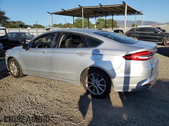 ✅ 2017 Ford Fusion SE • VIN: 3FA6P0H71HR248413 • Лот: 90285255. Опубликован ранее на Copart с пробегом 90 497 миль. Бесплатный доступ к архиву аукционных продаж из США и подробный отчёт об истории автомобиля на DreamBid. Изображение 2.