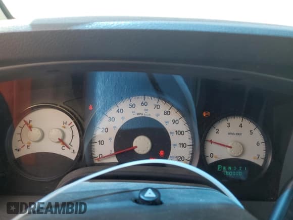 ✅ 2005 Dodge Durango SXT • VIN: 1D4HB38N25F552086 • Лот: 63787505. Опубликован ранее на Copart с пробегом 180 000 миль. Бесплатный доступ к архиву аукционных продаж из США и подробный отчёт об истории автомобиля на DreamBid. Изображение 9.