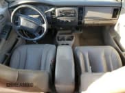 ✅ 2001 Dodge Dakota Sport • VIN: 1B7HL2ANX1S325003 • Lot: 83257074. Wystawiony na Copart z przebiegiem 234 873 mil. Bezpłatny archiwum sprzedaży aukcyjnych z USA i szczegółowy raport historii pojazdu na DreamBid. Zdjęcie 8.