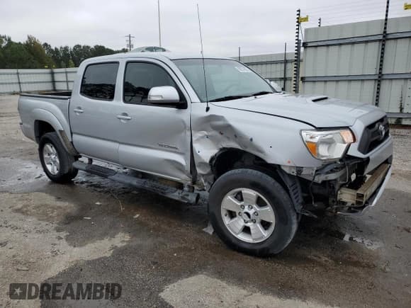 ✅ 2012 Toyota Tacoma PreRunner • VIN: 3TMJU4GN0CM138222 • Lot: 90221605. Listed on Copart with 104,048 mi. Free auction sales archive from the USA and detailed vehicle history report at DreamBid. Image 4.