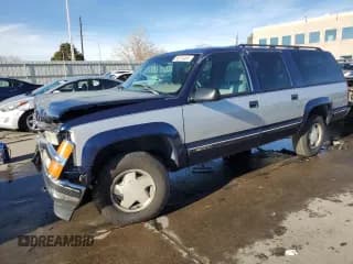✅ 1997 Chevrolet Suburban • VIN: 1GNFK16R1VJ325345 • Lot: 86614394. Wystawiony na Copart z przebiegiem 217 851 mil. Bezpłatny archiwum sprzedaży aukcyjnych z USA i szczegółowy raport historii pojazdu na DreamBid. Zdjęcie 1.
