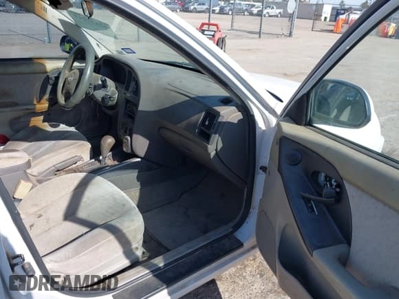 ✅ 2005 Hyundai Elantra GLS • VIN: KMHDN46D35U066154 • Lot: 42577219. Wystawiony na IAAI z przebiegiem 205 393 mil. Bezpłatny archiwum sprzedaży aukcyjnych z USA i szczegółowy raport historii pojazdu na DreamBid. Zdjęcie 5.