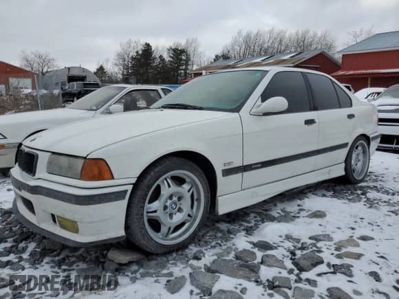 1997 BMW 3 Series M3s z VIN WBSCD9324VEE06968, wystawiony jako Copart lot #85056034 z przebiegiem Nie podano mil oraz Szkoda całkowita • Salvage title. Historia ofert i sprzedaży dostępna na DreamBid. Obrazek 1.