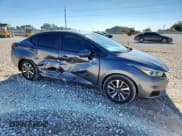 ✅ 2022 Nissan Versa SV • VIN: 3N1CN8EV4NL820466 • Лот: 91525525. Опубликован ранее на Copart с пробегом 69 614 миль. Бесплатный доступ к архиву аукционных продаж из США и подробный отчёт об истории автомобиля на DreamBid. Изображение 4.