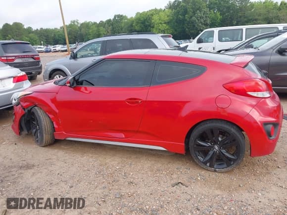 ✅ 2013 Hyundai Veloster Turbo • VIN: KMHTC6AE1DU110874 • Lot: 42469891. Wystawiony na IAAI z przebiegiem 167 035 mil. Bezpłatny archiwum sprzedaży aukcyjnych z USA i szczegółowy raport historii pojazdu na DreamBid. Zdjęcie 14.