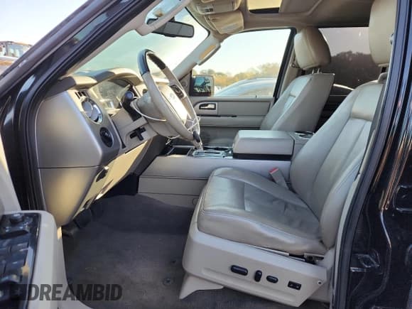 ✅ 2013 Ford Expedition Max Limited • VIN: 1FMJK2A56DEF58363 • Lot: 85672335. Wystawiony na Copart z przebiegiem 194 715 mil. Bezpłatny archiwum sprzedaży aukcyjnych z USA i szczegółowy raport historii pojazdu na DreamBid. Zdjęcie 7.