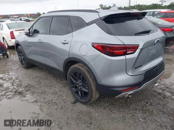 ✅ 2024 Chevrolet Blazer LT • VIN: 3GNKBDR4XRS136956 • Lot: 42404333. Listed on IAAI with 19,976 mi. Free auction sales archive from the USA and detailed vehicle history report at DreamBid. Image 3.