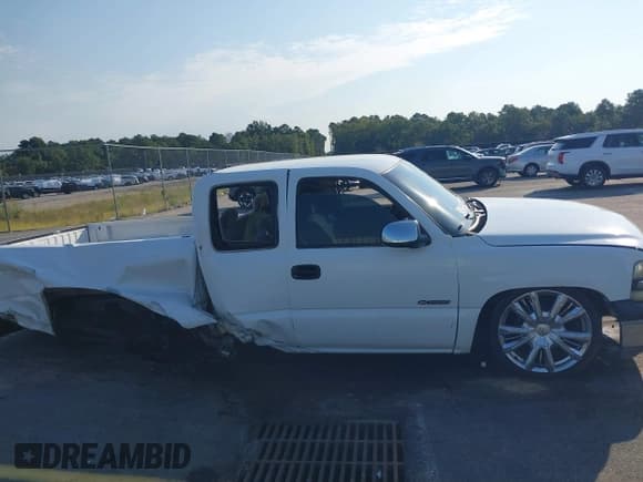 ✅ 2000 Chevrolet Silverado 1500 LS • VIN: 1GCEC19V8YZ284910 • Lot: 43143676. Wystawiony na IAAI z przebiegiem 127 000 mil. Bezpłatny archiwum sprzedaży aukcyjnych z USA i szczegółowy raport historii pojazdu na DreamBid. Zdjęcie 13.