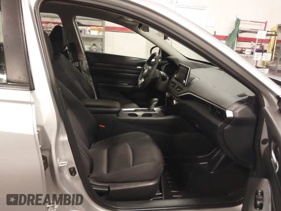 ✅ 2019 Nissan Altima S • VIN: 1N4BL4BV9KC149515 • Лот: 41236906. Опубликован ранее на IAAI с пробегом 85 052 миль. Бесплатный доступ к архиву аукционных продаж из США и подробный отчёт об истории автомобиля на DreamBid. Изображение 5.