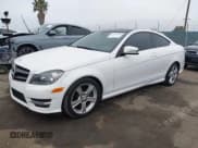 ✅ 2014 Mercedes-Benz C 250 • VIN: WDDGJ4HB4EG288537 • Lot: 42431049. Wystawiony na IAAI z przebiegiem 97 498 mil. Bezpłatny archiwum sprzedaży aukcyjnych z USA i szczegółowy raport historii pojazdu na DreamBid. Zdjęcie 2.