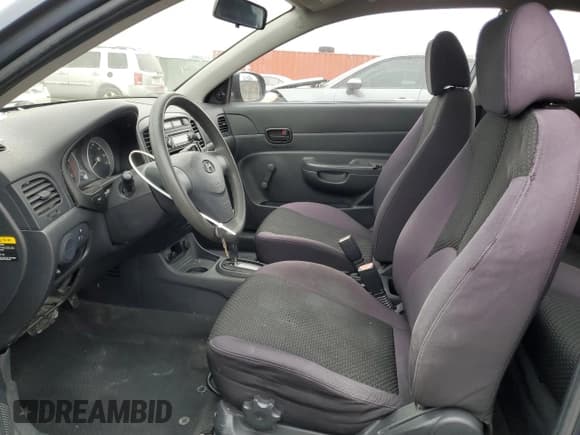 ✅ 2010 Hyundai Accent GS • VIN: KMHCM3AC9AU158161 • Лот: 89408745. Опубликован ранее на Copart с пробегом 64 509 миль. Бесплатный доступ к архиву аукционных продаж из США и подробный отчёт об истории автомобиля на DreamBid. Изображение 7.