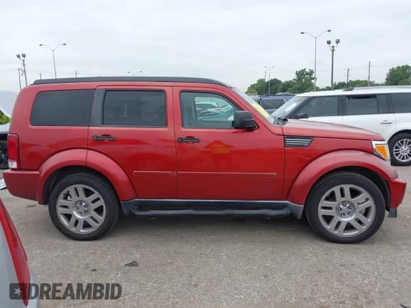2008 Dodge Nitro SLT z VIN 1D8GT58K38W150509, wystawiony jako IAAI lot #42766863 z przebiegiem 179 217 mil mil oraz . Historia ofert i sprzedaży dostępna na DreamBid. Obrazek 13.