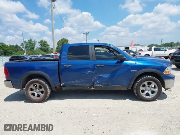 ✅ 2009 Dodge 1500 Laramie • VIN: 1D3HV13T99S800885 • Lot: 42637408. Wystawiony na IAAI z przebiegiem 144 519 mil. Bezpłatny archiwum sprzedaży aukcyjnych z USA i szczegółowy raport historii pojazdu na DreamBid. Zdjęcie 13.
