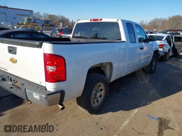 2013 Chevrolet Silverado 1500 LT with VIN 1GCRCSEA4DZ325537, listed as a IAAI auction lot 41405635 with 182,285 mi miles and . Bid and sale history available at DreamBid. Image 4.