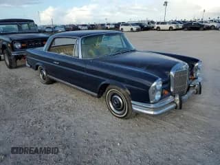 ✅ 1966 Mercedes-Benz 250 • VIN: 084517 • Lot: 76188884. Wystawiony na Copart z przebiegiem 95 862 mil. Bezpłatny archiwum sprzedaży aukcyjnych z USA i szczegółowy raport historii pojazdu na DreamBid. Zdjęcie 4.