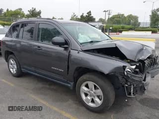 ✅ 2015 Jeep Compass Altitude • VIN: 1C4NJCBA1FD372507 • Lot: 42560932. Wystawiony na IAAI z przebiegiem 97 958 mil. Bezpłatny archiwum sprzedaży aukcyjnych z USA i szczegółowy raport historii pojazdu na DreamBid. Zdjęcie 1.