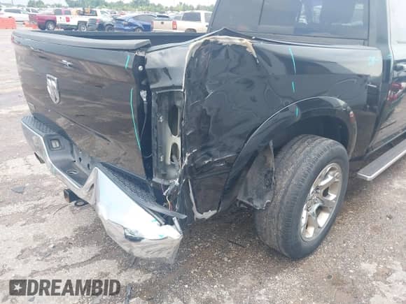 2017 Ram 1500 Laramie z VIN 1C6RR6NT7HS714590, wystawiony jako IAAI lot #43065197 z przebiegiem 122 647 mil mil oraz . Historia ofert i sprzedaży dostępna na DreamBid. Obrazek 6.