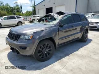 2020 Jeep Grand Cherokee Altitude z VIN 1C4RJFAG5LC108331, wystawiony jako Copart lot #54983305 z przebiegiem Nie podano mil oraz Czysty tytuł • Clean title. Historia ofert i sprzedaży dostępna na DreamBid. Obrazek 1.