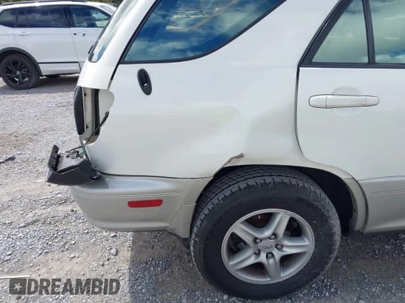 ✅ 2002 Lexus RX 300 • VIN: JTJHF10U820278770 • Lot: 42951888. Listed on IAAI with 158,480 mi. Free auction sales archive from the USA and detailed vehicle history report at DreamBid. Image 6.