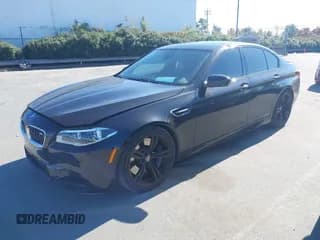 ✅ 2016 BMW M5 • VIN: WBSFV9C51GG343384 • Lot: 43477492. Wystawiony na IAAI z przebiegiem 52 385 mil. Bezpłatny archiwum sprzedaży aukcyjnych z USA i szczegółowy raport historii pojazdu na DreamBid. Zdjęcie 2.