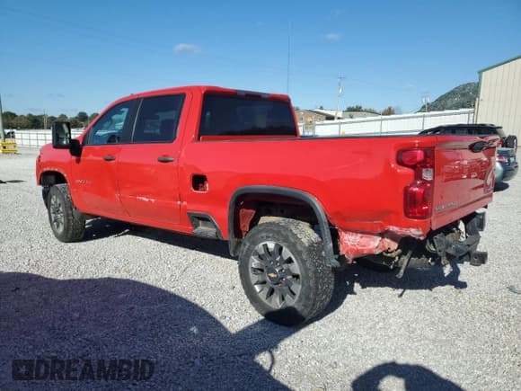 ✅ 2024 Chevrolet Silverado 2500HD Custom • VIN: 2GC4YME75R1114388 • Lot: 85753175. Wystawiony na Copart z przebiegiem 58 666 mil. Bezpłatny archiwum sprzedaży aukcyjnych z USA i szczegółowy raport historii pojazdu na DreamBid. Zdjęcie 2.