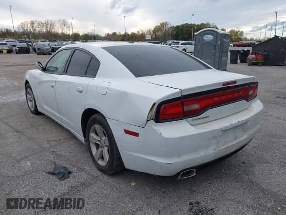 ✅ 2012 Dodge Charger SE • VIN: 2C3CDXBG9CH214445 • Lot: 43583603. Wystawiony na IAAI z przebiegiem 231 762 mil. Bezpłatny archiwum sprzedaży aukcyjnych z USA i szczegółowy raport historii pojazdu na DreamBid. Zdjęcie 3.