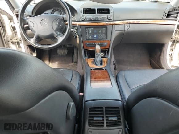 ✅ 2005 Mercedes-Benz E 320 • VIN: WDBUF65J45A663723 • Lot: 82687375. Wystawiony na Copart z przebiegiem 207 193 mil. Bezpłatny archiwum sprzedaży aukcyjnych z USA i szczegółowy raport historii pojazdu na DreamBid. Zdjęcie 8.