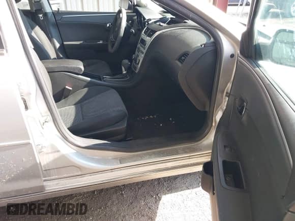 2012 Chevrolet Malibu 1LT z VIN 1G1ZC5EU4CF397391, wystawiony jako IAAI lot #42925839 z przebiegiem 70 327 mil mil oraz . Historia ofert i sprzedaży dostępna na DreamBid. Obrazek 5.