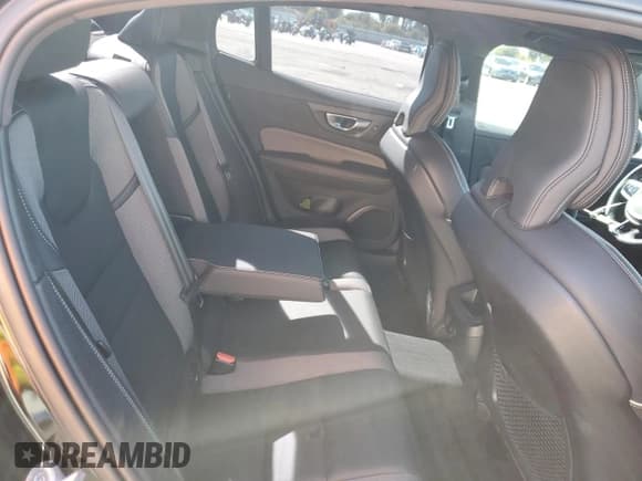 ✅ 2024 Volvo S60 Plus Black Edition • VIN: 7JRL12TH7RG297068 • Lot: 86850815. Wystawiony na Copart z przebiegiem 19 726 mil. Bezpłatny archiwum sprzedaży aukcyjnych z USA i szczegółowy raport historii pojazdu na DreamBid. Zdjęcie 10.