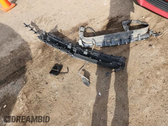 ✅ 2018 Chevrolet Silverado 1500 LTZ • VIN: 3GCUKSEC5JG262474 • Lot: 82337835. Wystawiony na Copart z przebiegiem 109 323 mil. Bezpłatny archiwum sprzedaży aukcyjnych z USA i szczegółowy raport historii pojazdu na DreamBid. Zdjęcie 12.