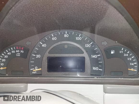 ✅ 2002 Mercedes-Benz C 230/260/280/320 • VIN: WDBRF61J72F200727 • Lot: 42108046. Wystawiony na IAAI z przebiegiem Nie podano. Bezpłatny archiwum sprzedaży aukcyjnych z USA i szczegółowy raport historii pojazdu na DreamBid. Zdjęcie 7.