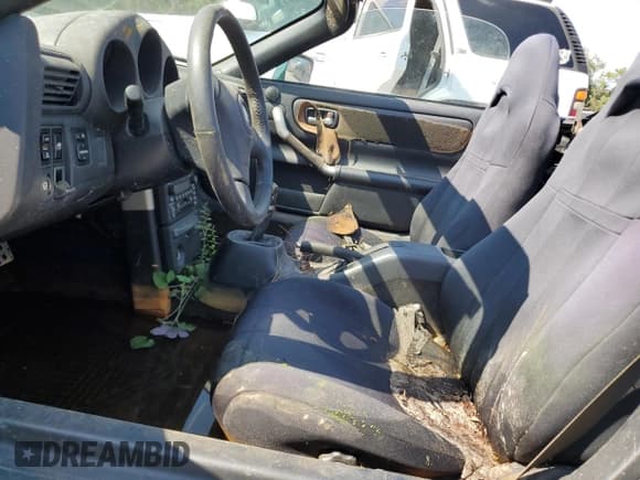 ✅ 2001 Toyota MR2 • VIN: JTDFR320610041152 • Лот: 81166095. Опубликован ранее на Copart с пробегом Не указан. Бесплатный доступ к архиву аукционных продаж из США и подробный отчёт об истории автомобиля на DreamBid. Изображение 7.