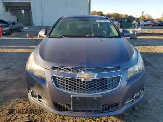 ✅ 2014 Chevrolet Cruze 1LT • VIN: 1G1PC5SB5E7352449 • Lot: 90703335. Wystawiony na Copart z przebiegiem 91 823 mil. Bezpłatny archiwum sprzedaży aukcyjnych z USA i szczegółowy raport historii pojazdu na DreamBid. Zdjęcie 5.