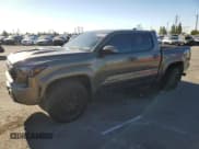 ✅ 2024 Toyota Tacoma TRD Sport • VIN: 3TMLB5JN0RM002209 • Лот: 92247625. Опубликован ранее на Copart с пробегом 45 936 миль. Бесплатный доступ к архиву аукционных продаж из США и подробный отчёт об истории автомобиля на DreamBid. Изображение 1.