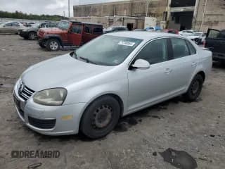✅ 2005 Volkswagen Jetta 2.5L • VIN: 3VWRF71K85M610051 • Lot: 71788064. Wystawiony na Copart z przebiegiem 142 496 mil. Bezpłatny archiwum sprzedaży aukcyjnych z USA i szczegółowy raport historii pojazdu na DreamBid. Zdjęcie 1.